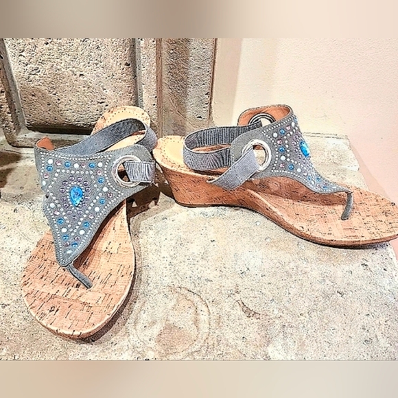 White Mountain Shoes - NWOB White Mountain Adeline Embellished Slimgback Wedge Thong Sandals Size 9.5